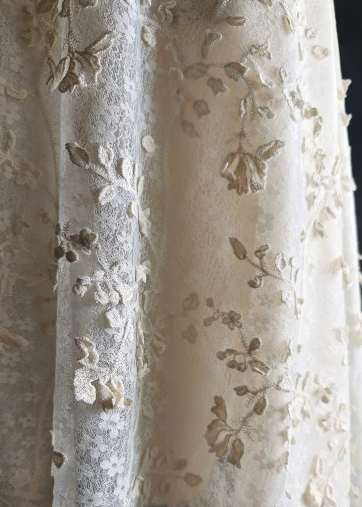 Tela de encaje con textura de  - Embroidery Net Dress reseña y precio