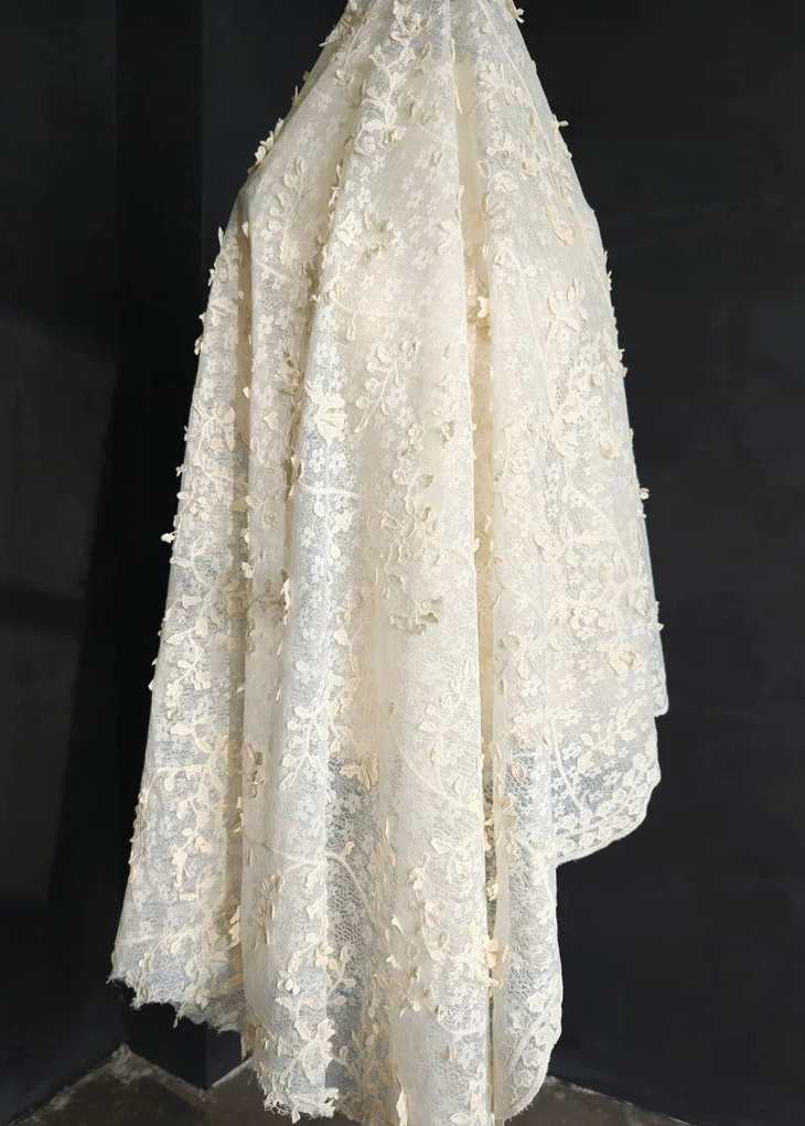 Tela de encaje con textura de  - Embroidery Net Dress reseña y precio