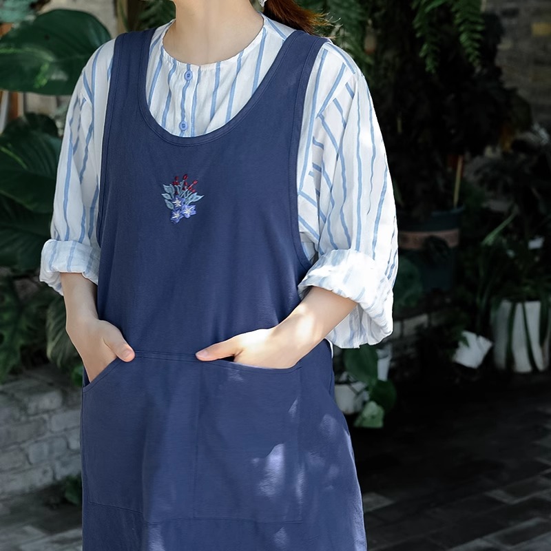 Delantal de cocina bordado de  - Embroidery Kitchen reseña y precio