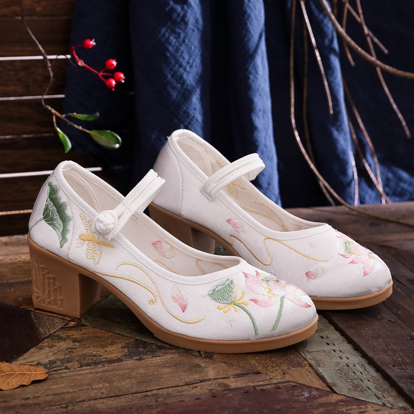 Zapatos de tacón cuadrado alto - Embroidery Abaya reseña y precio